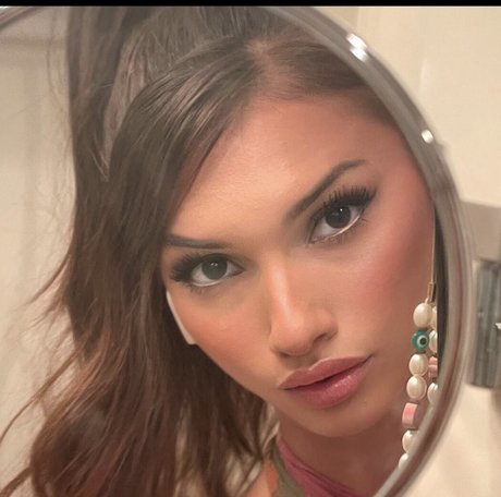 Chanel Margaux actrice pornographique collection