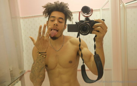 magicsempai modèle artistique photos