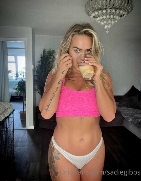 sadiegibbs actrice chaude photos