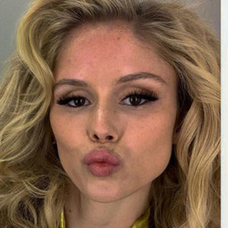 Erin Moriarty art star du porno image