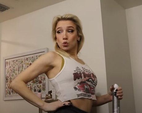 déshabillage onlyfans exclusif sympa photo