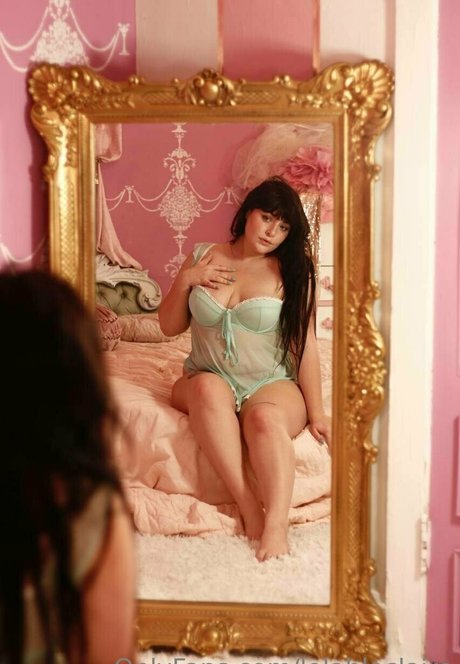 adolescent maigre onlyfans assez chaud img