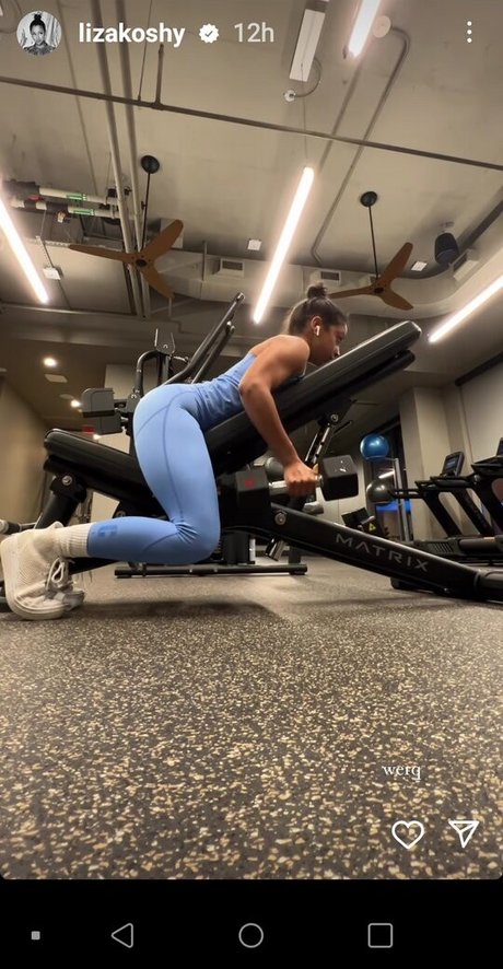 Liza Koshy modèle de sexe photos