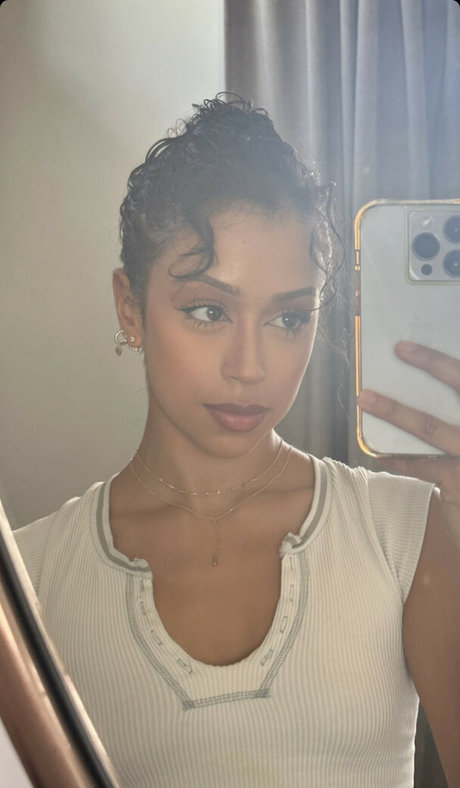 Liza Koshy mannequin photos