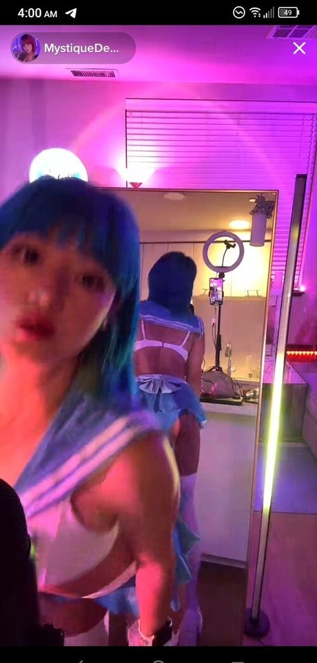 Mystiquede modèle de sexe photos