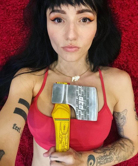 visage blond uniquementfans haute définition chaud image