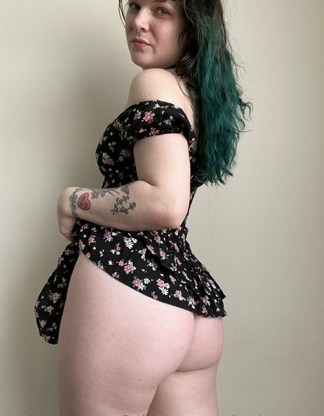 gros seins et cul onlyfans sexy photo