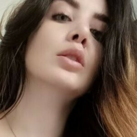 Lucyisloud star du porno hd images