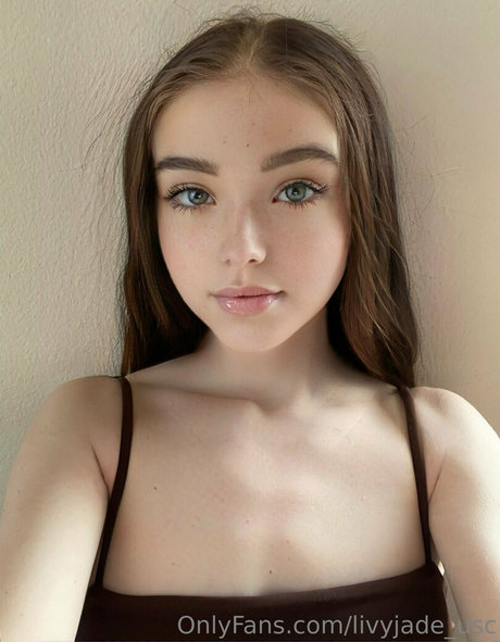 latina épaisse uniquementfans sexy photos