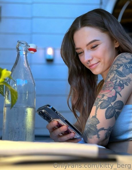 trio à gros seins onlyfans sexy belle image