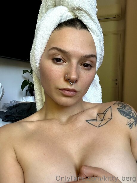 string sexy onlyfans bien chaud img