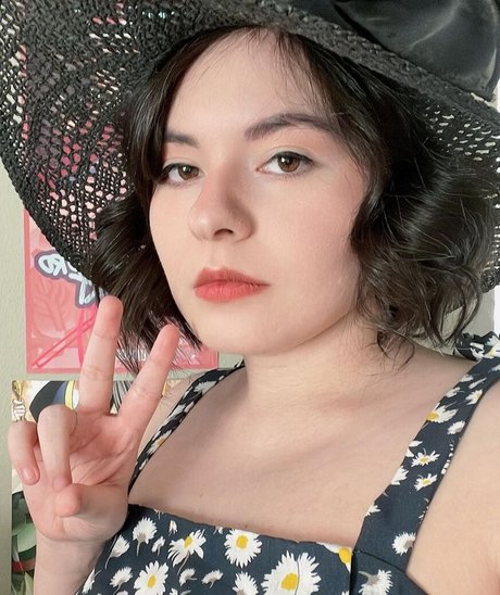 blonde au gros cul onlyfans haute définition érotique image