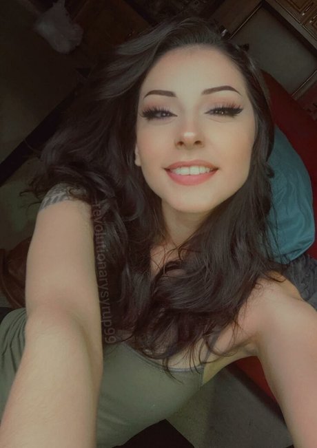 RevolutionarySyrup99 haut de star du porno photo