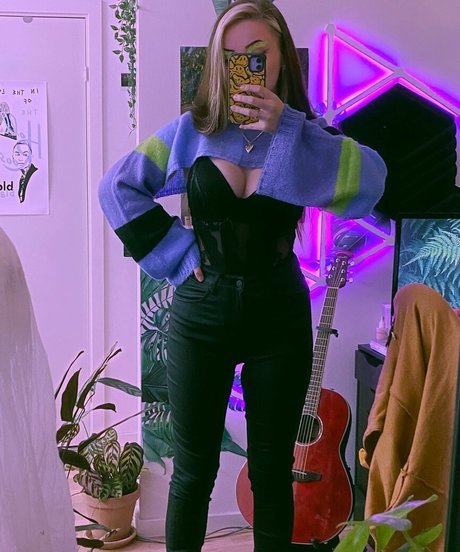 reine de pique onlyfans nus de haute qualité img