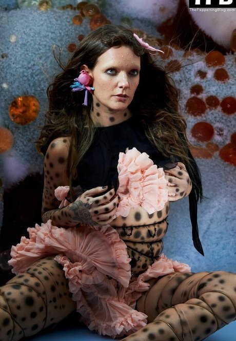 baisers lesbiens onlyfans haut gratuit collection