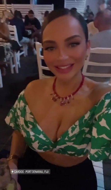 Karina Atavenitia étoile adulte images