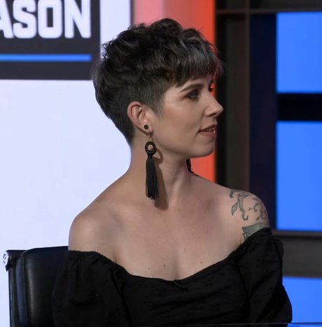 Soe Gschwind star érotique des photos