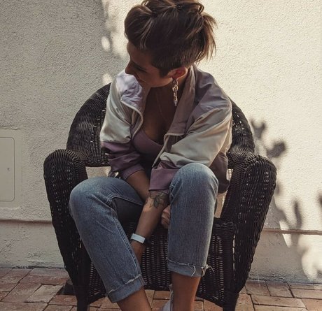 Soe Gschwind étoile érotique images