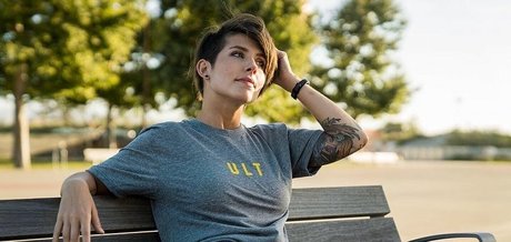 Soe Gschwind star érotique galeries