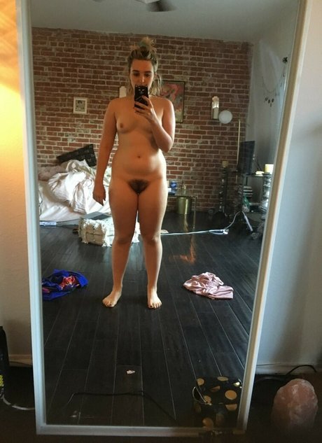 blonde aux gros seins onlyfans hd jolie archive