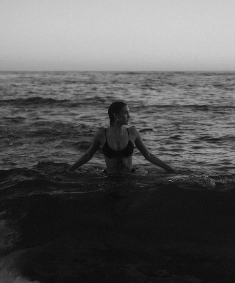 pom-pom girl asiatique onlyfans parfait nu photos