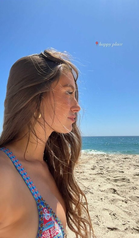 Tori Webster modèle chaud img