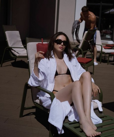 chaton courbé onlyfans parfait érotique archive