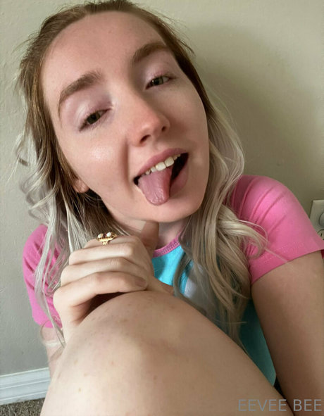 Eevee Bee star du porno belle photos