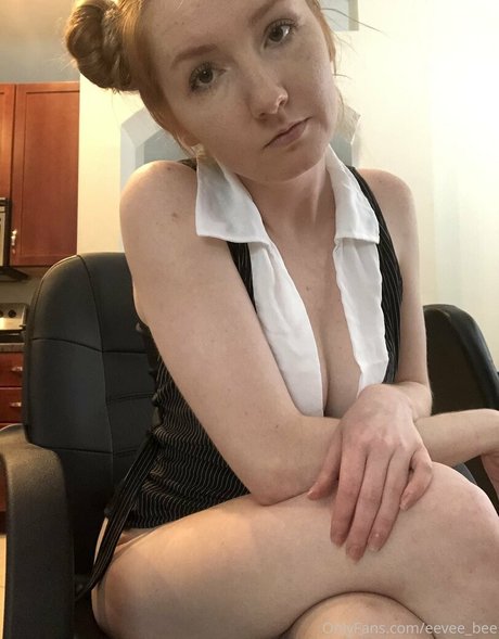 Eevee Bee star du porno hd images