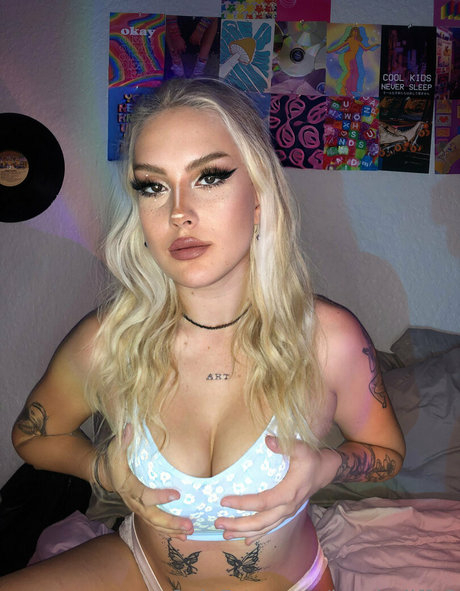 plage seins nus onlyfans haute qualité parfait image