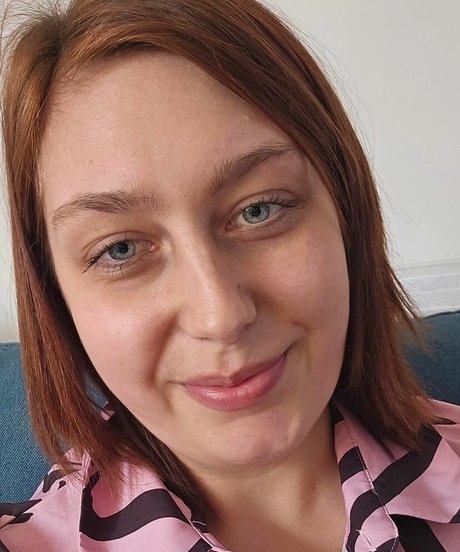 Bustyolive modèle adulte photos