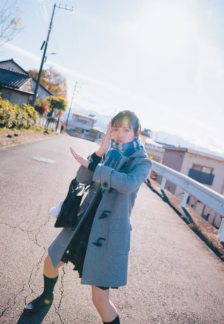 Kamimura Hinano modèle magnifique des photos