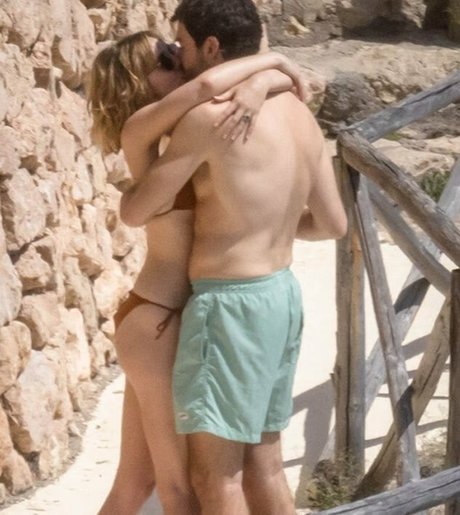 rousse aux gros seins onlyfans xxx magnifique photos