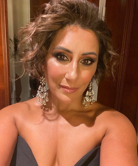 Saira Khan étoile de l'art photos