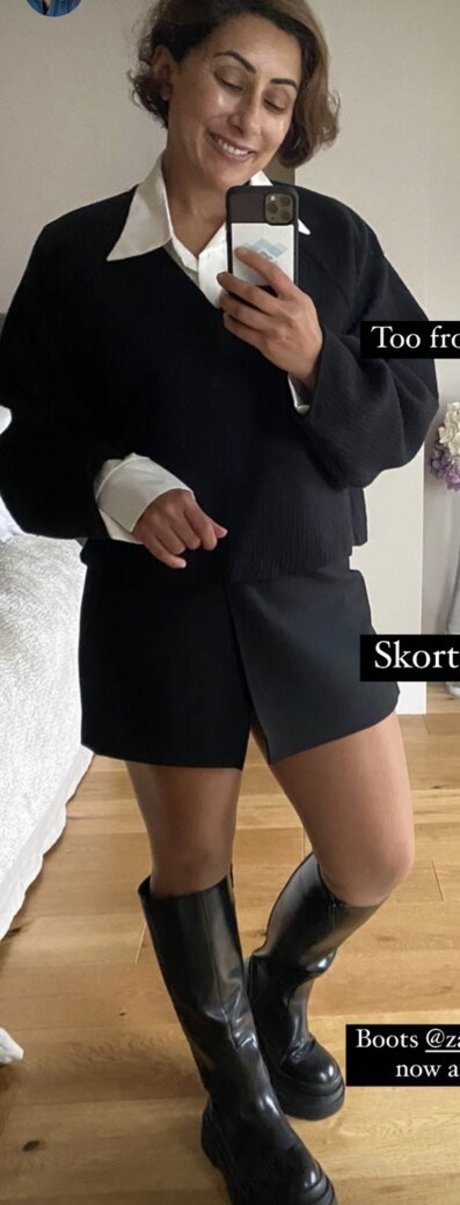 Saira Khan sexe star images