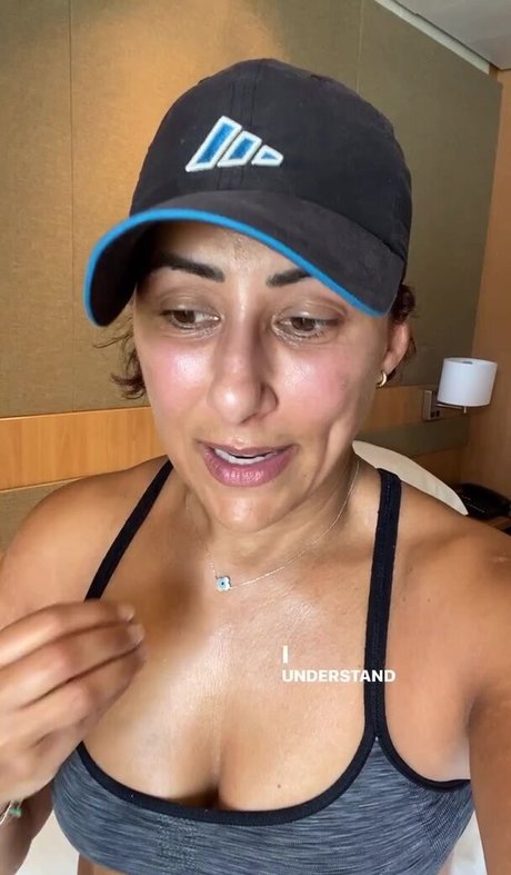 Saira Khan modèle hd collection