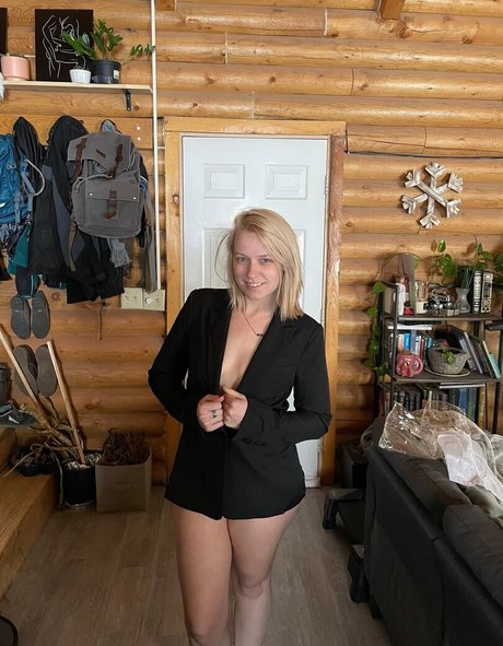 Brook Does Brook jolie actrice galeries