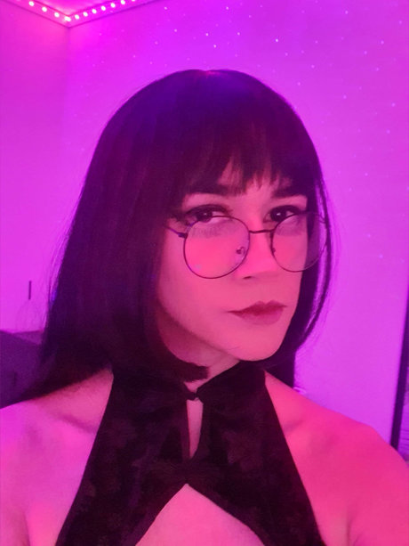 Lewd Pillows jolie actrice img