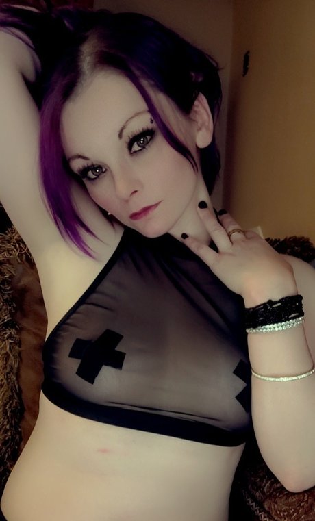 Turanga Leela_ modèle adulte image