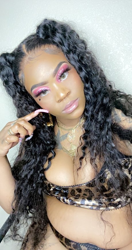 Ladylawsta star érotique galerie