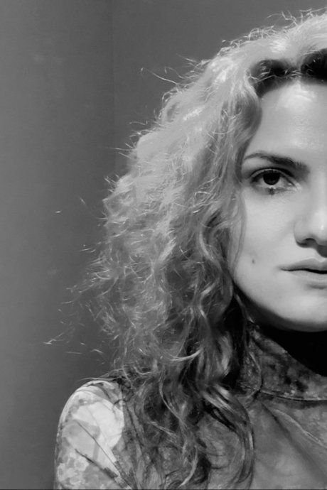 D REVO_ actrice chaude galeries