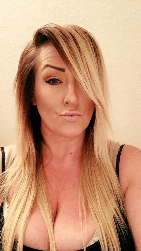 Lindsay Dare haut étoile archive