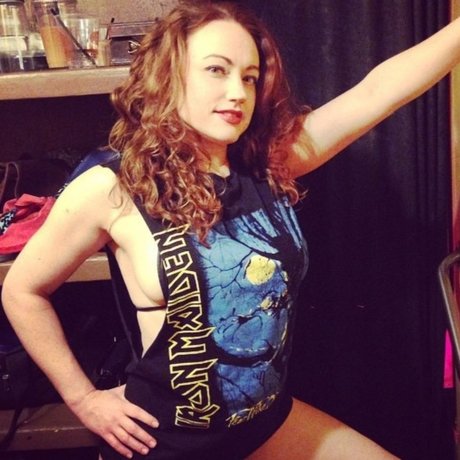 Lily LaRue modèle adulte images