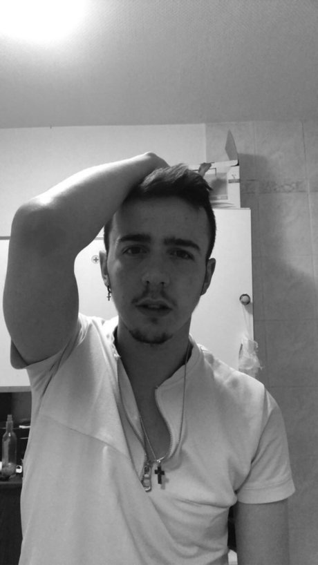 Julianfara77 actrice sexy img