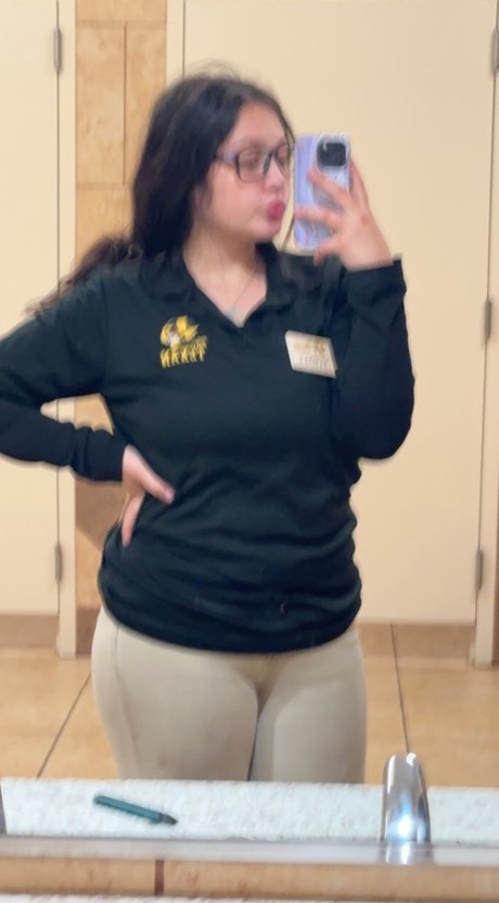 Sydney Kay_ top star image