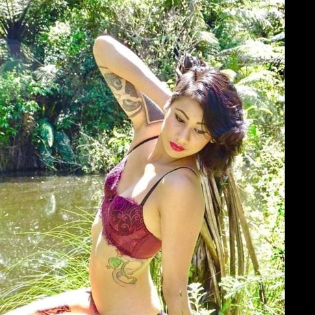 trio à gros seins onlyfans adulte érotique images