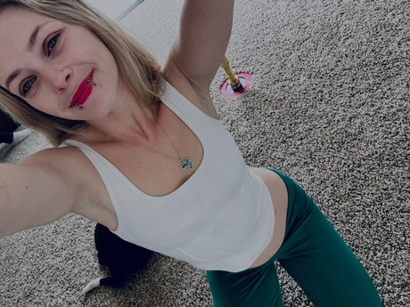 Chaotic Pixie modèle magnifique galeries