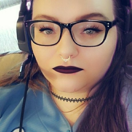 LustyLace star du porno archive