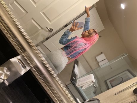 _ladyyy_ star du porno galerie