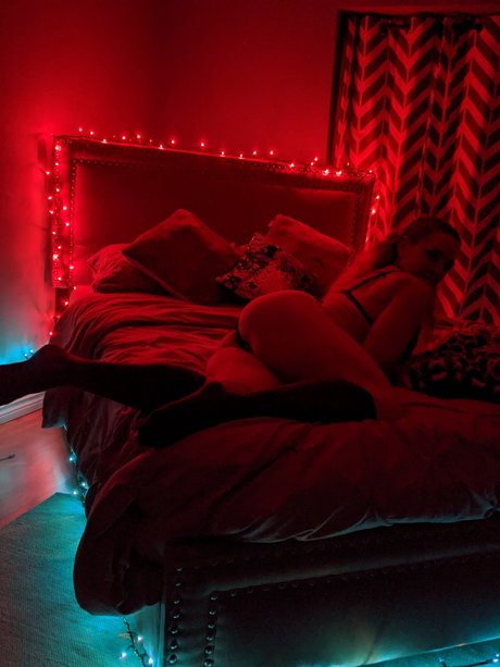 Luscious Lizsi modèle de sexe galeries